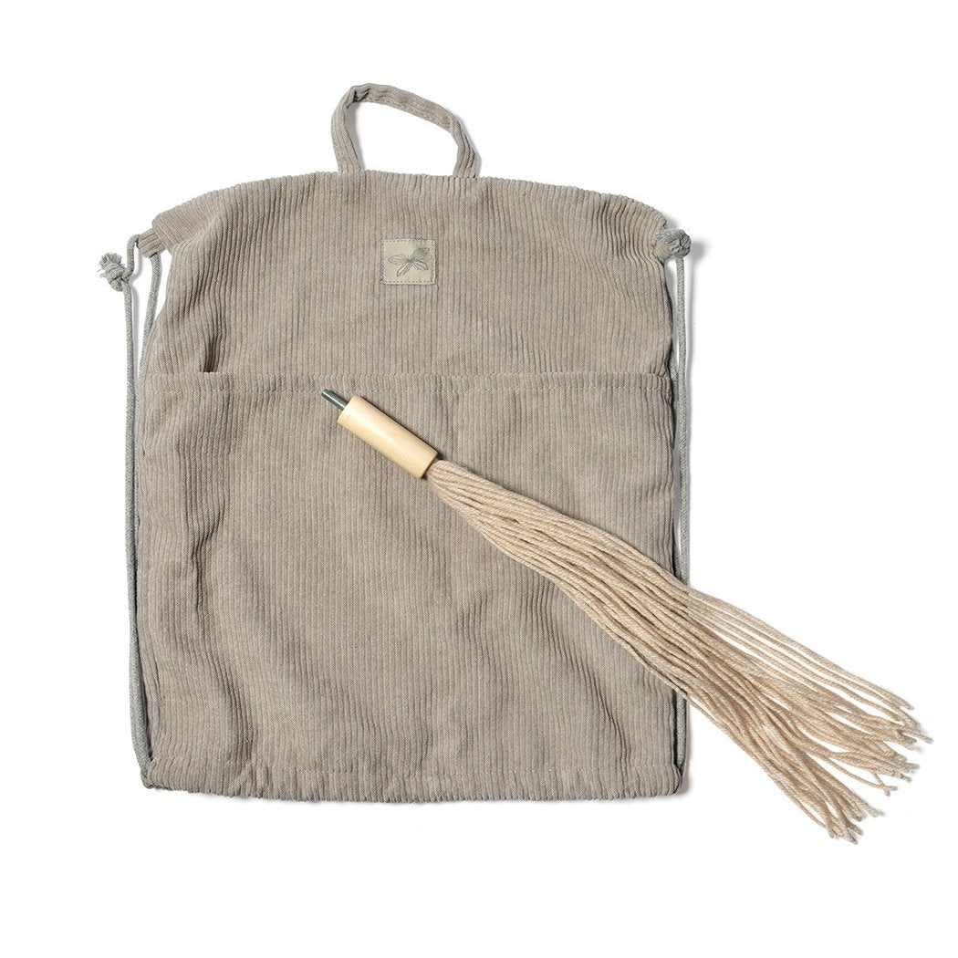 Steckenpferd – Beige mit weißer Blesse & offenem Maul