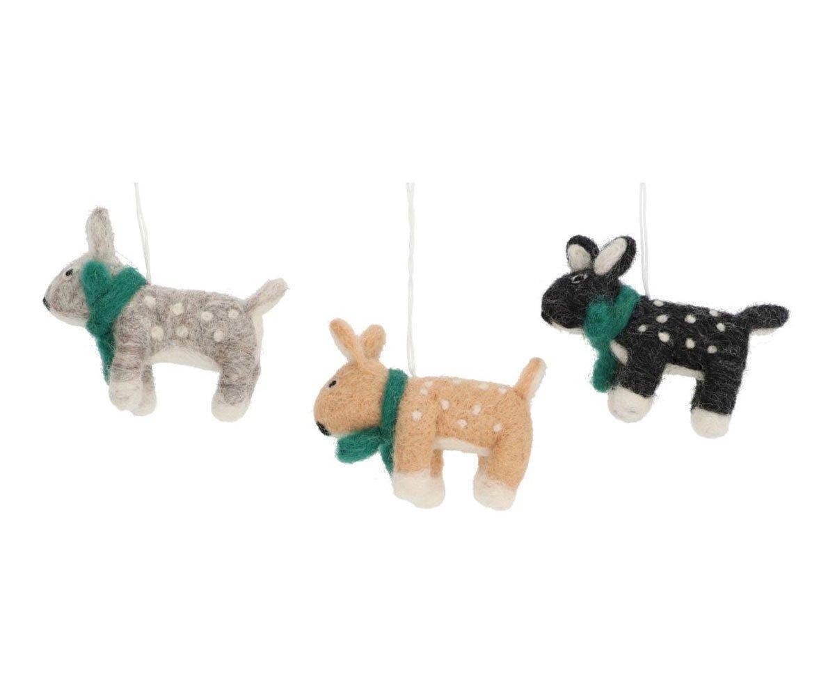COMING SOON Weihnachtsschmuck Reh-Anhänger Bambi grau mit grünem Schal – handgefertigt