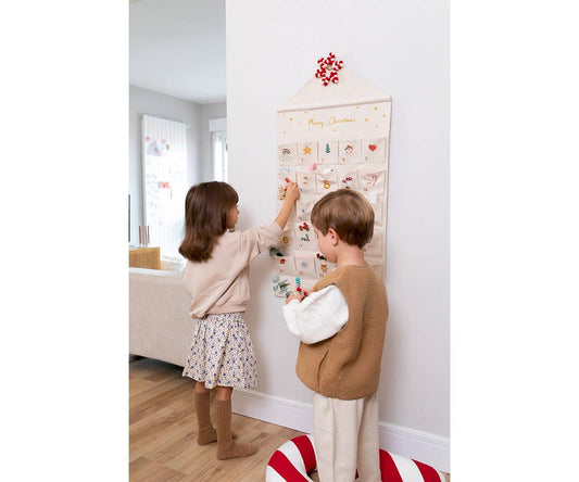 Adventskalender mit Stofftaschen