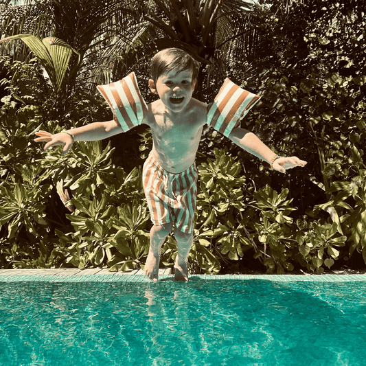 Hübsch vs. Orange – sind stylische Schwimmflügel genauso sicher wie die herkömmlichen?