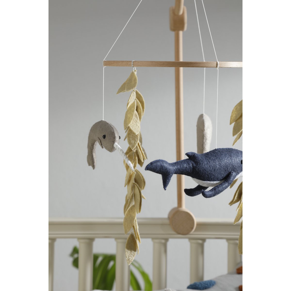 Handgemachtes Ozean-Mobile aus Wollfilz – Fische & Meerespflanzen