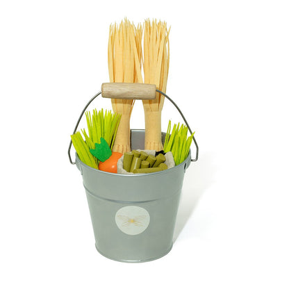 Deluxe feeding set for hobby horses