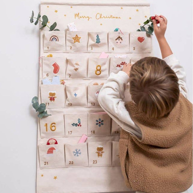 Adventskalender mit Stofftaschen