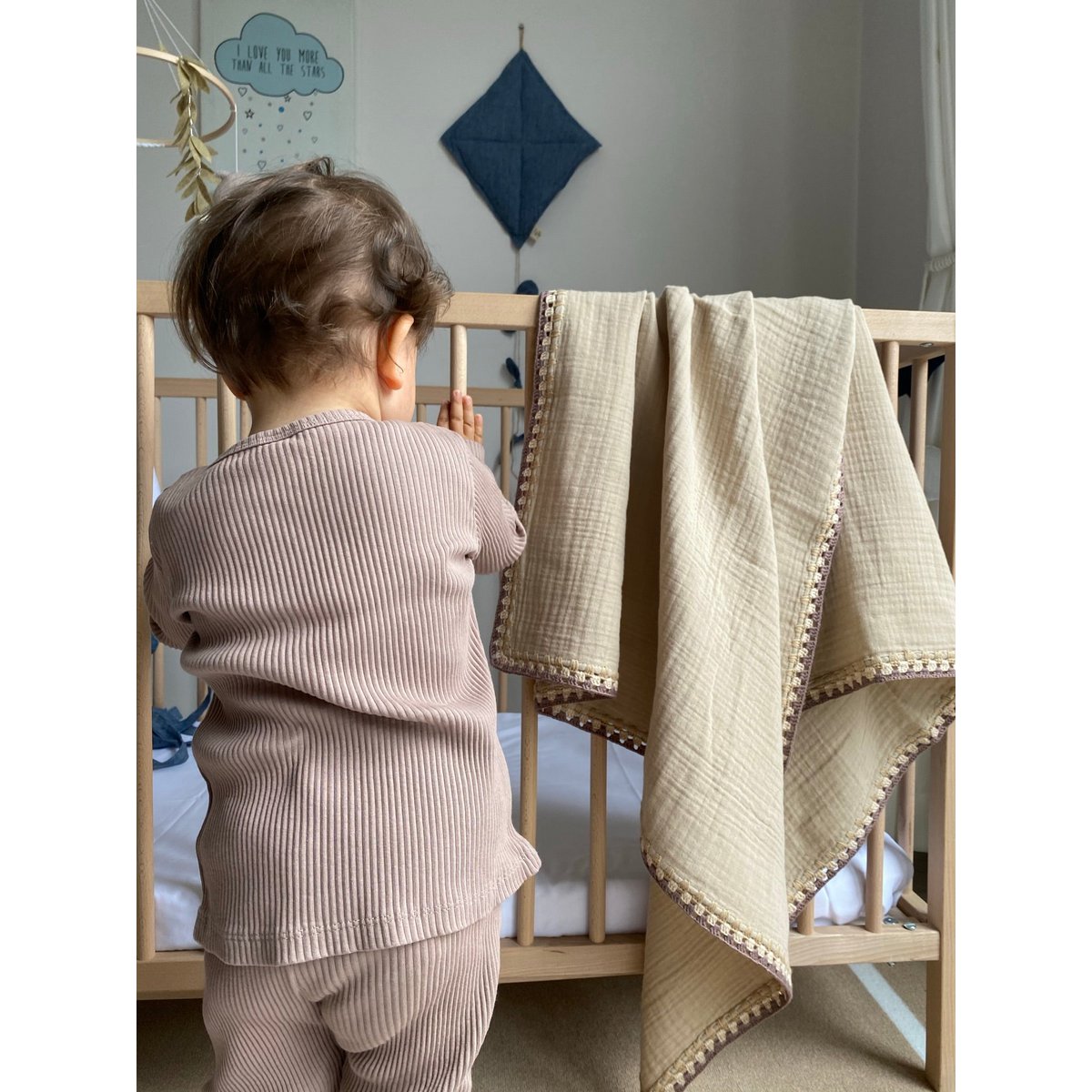 Muslin blanket made of 4 layers – soft, breathable &amp; versatile